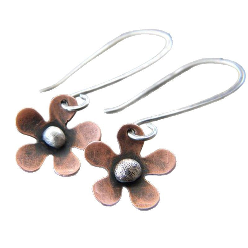 Vintage Flower Earrings in Silver