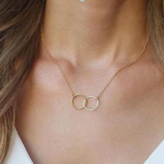 Retro Minimalist Double-Ring Necklace with Collarbone Chain