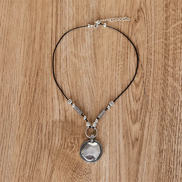 intage Exaggerated Classic Necklace