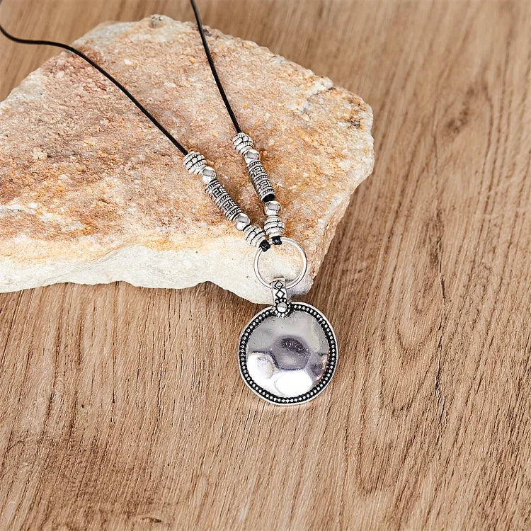 intage Exaggerated Classic Necklace